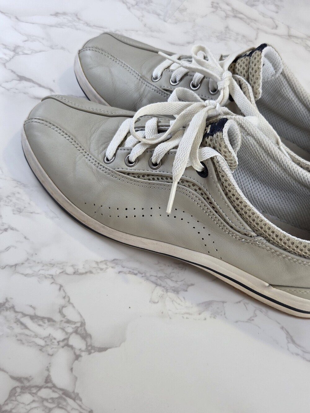 Keds Light Gray and White Lace-Up Sneakers(B32) - Picture 8 of 14